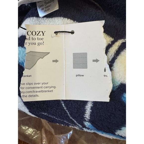 New Vera Bradley Shore Enough Travel Blanket Fleece 45 x 60 Retired Ocean Beach - Picture 6 of 8